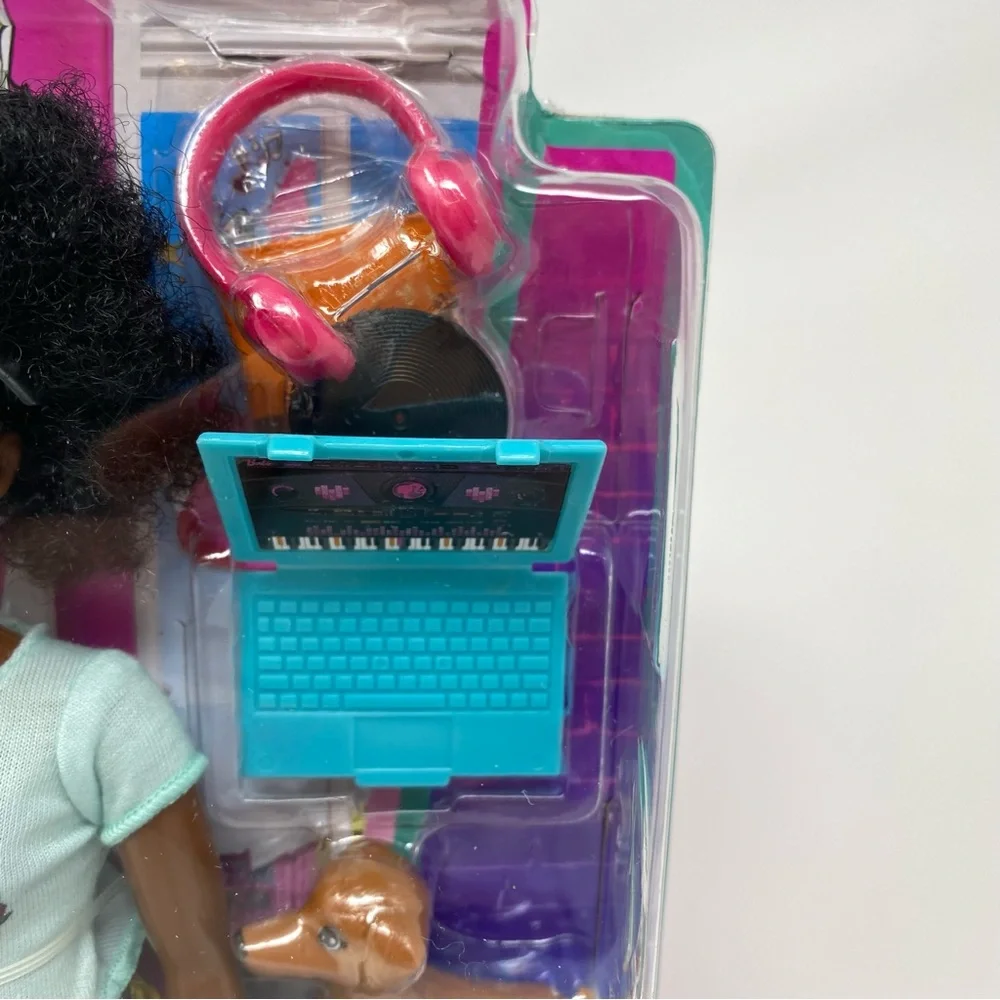 Mattel Barbie Life in the City “Brooklyn” Roberts‎ - Lyla plus pet NEW